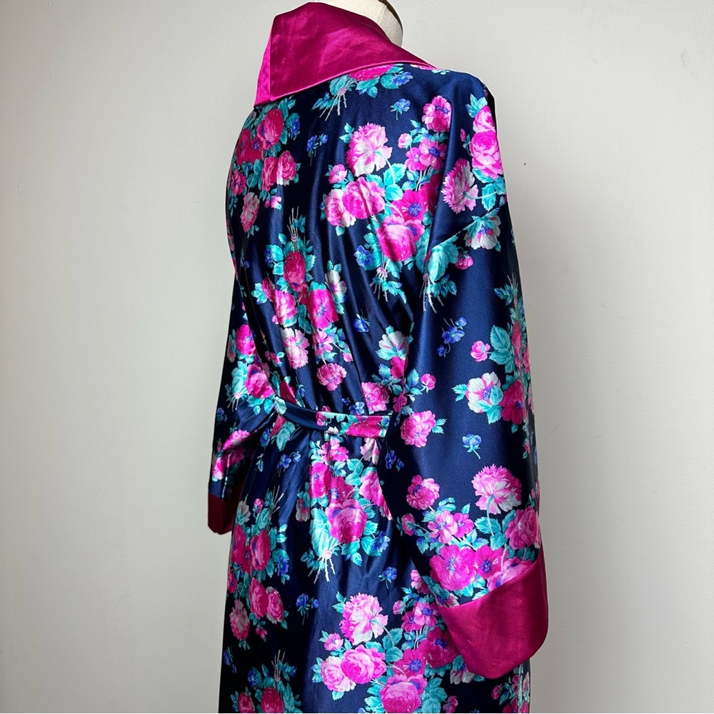 Vintage Floral Robe - Picture 6 of 7